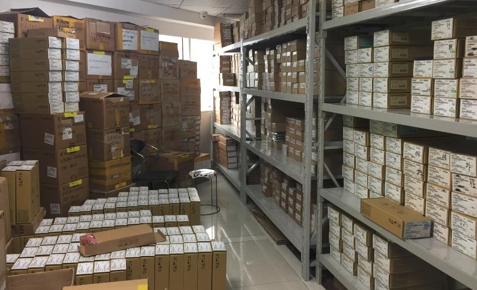 Chuangyunxinyuan Komponent Elektronik Stokta SICFET N-CH 650V 95A H2PAK-7 SCTH100N65G2-7AG
