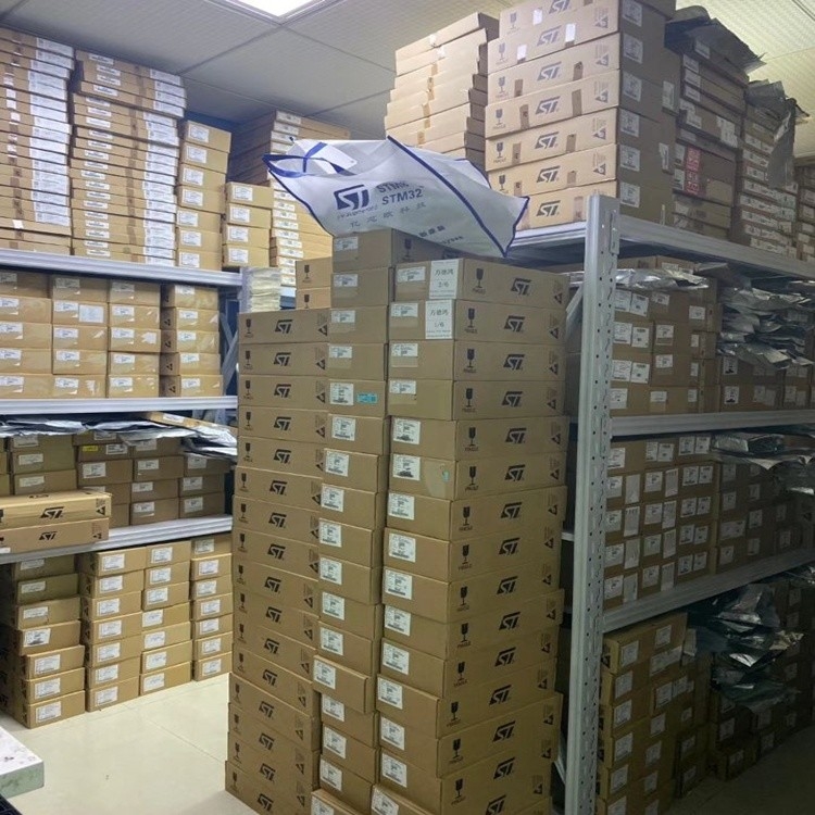 SG3525AP013TR SG3525AP013 SG3525P Çip SOIC-16 Voltaj Modu PWM Denetleyici Entegre Devre SMT / Yüksek Kaliteli 16-SOIC